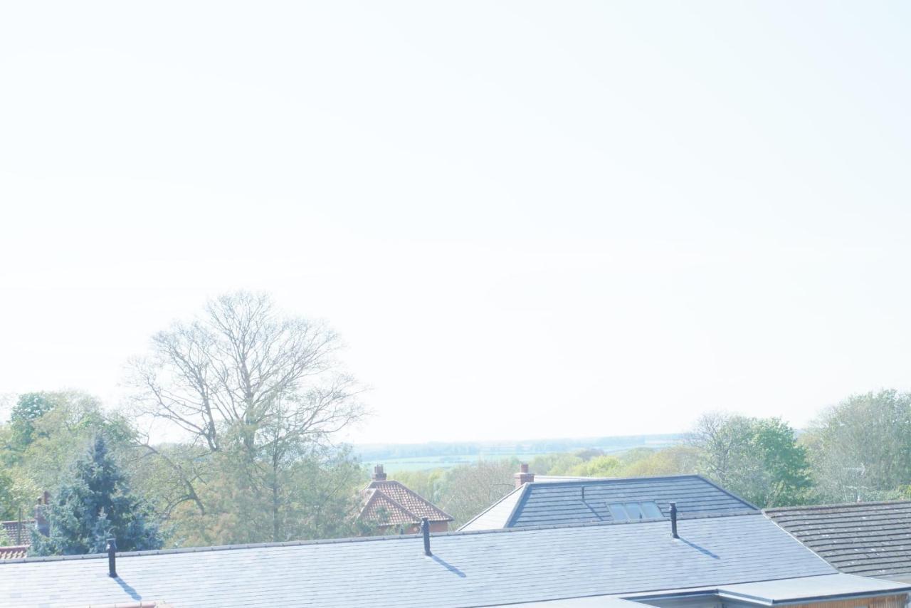 Sunset View, 2 Bedrooms In The Heart Of Holt With Parking Exteriör bild