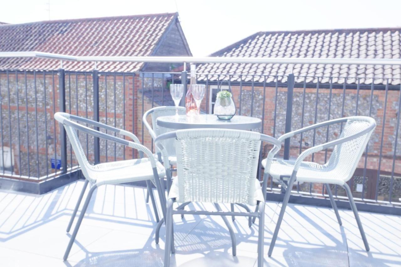 Sunset View, 2 Bedrooms In The Heart Of Holt With Parking Exteriör bild